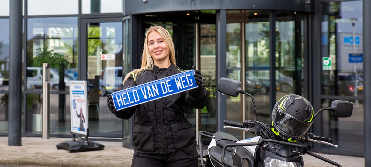 Motor A - Held van de weg zonder helm