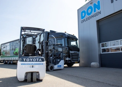 DON Opleidingen verwelkomt twee nieuwe heftrucks