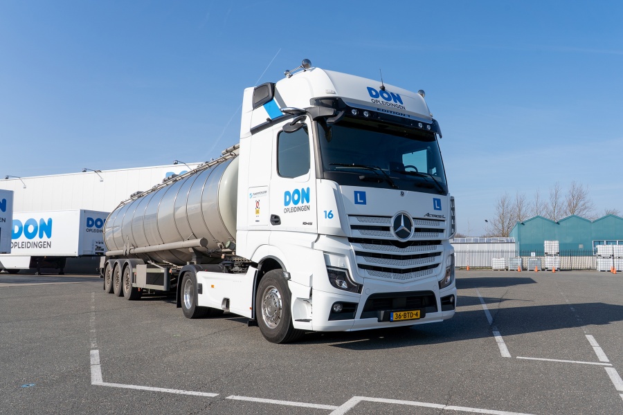 ADR-training in 2026: voor wie verplicht en welke opleiding heb je nodig?