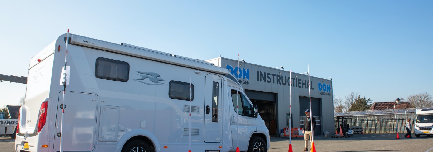 Alleen voor leden | Rijbewijs C1 - NKC ledenvoordeel - Ééndaagse opleiding